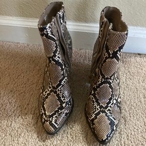 Great snake bootie size 7.5